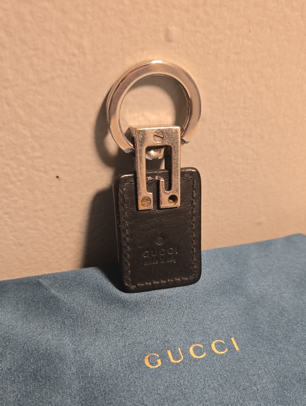 Gucci Dark Black Leather Keyring with Silver-Tone Hardware - Picture 2 of 6